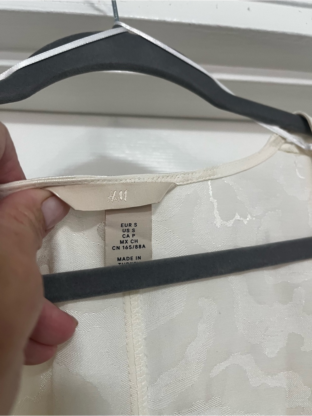 H&M NWOT Ivory Floral Wrap Midi Dress - Picture 2 of 4